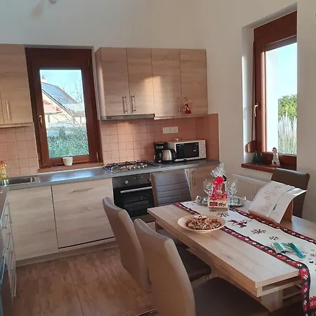 Arvalanyhaj Vendeghaz 펜션 *