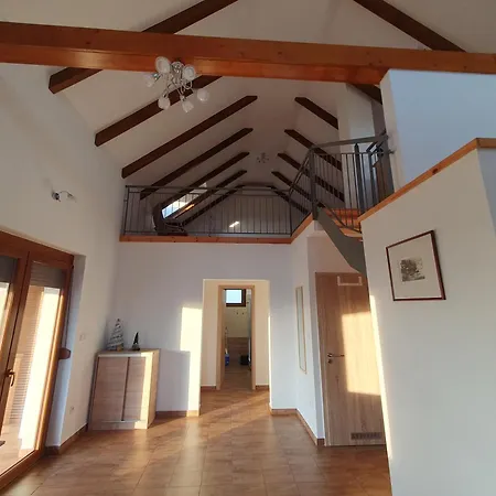 Arvalanyhaj Vendeghaz 펜션 *