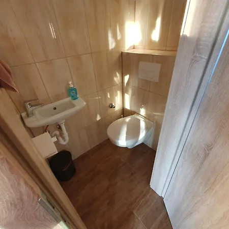 Arvalanyhaj Vendeghaz 벌러토너컬리