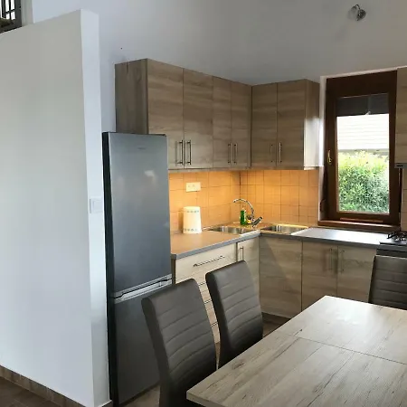 Arvalanyhaj Vendeghaz 벌러토너컬리