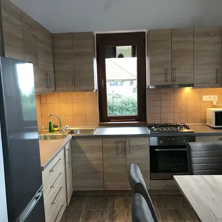 Arvalanyhaj Vendeghaz 벌러토너컬리